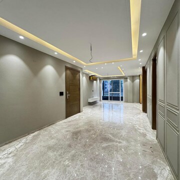Building Lobby in 4 BHK Builder Floor at Ansal API Esencia, Sector 67 – for Sale
