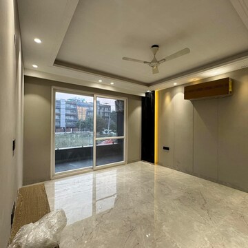 Room in 4 BHK Builder Floor at Ansal API Esencia, Sector 67 – for Sale