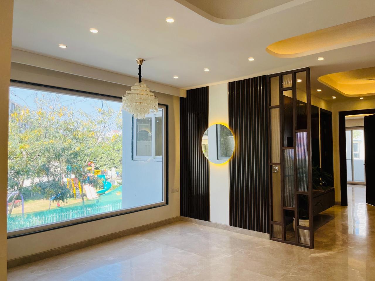 4 BHK + Pooja Room,Servant Room 240 Sq.Yd. Builder Floor in BPTP Floors