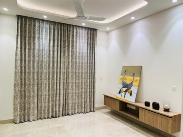 Balcony in 4 BHK Builder Floor at BPTP Floors, Sector 70 – for Sale