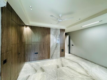 Bedroom in 4 BHK Builder Floor at Unitech South City II, Sector 50 – for Sale