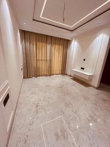 Room in 3 BHK Builder Floor at Anant Raj Ashok Estate, Sector 63a – for Sale