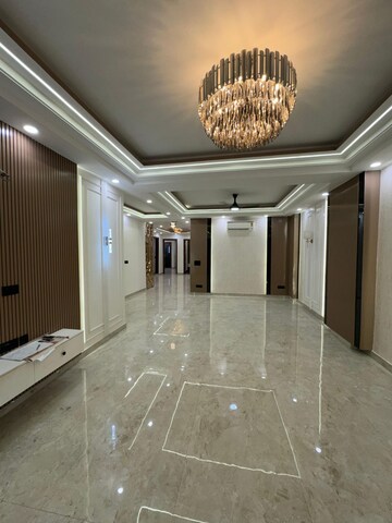 Room in 3 BHK Builder Floor at BPTP Green Oaks, Sector 70a – for Sale