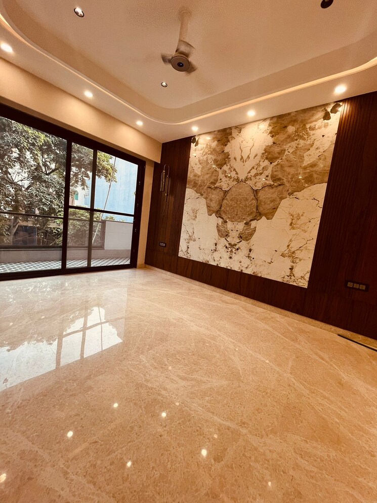 Room, bptp-astaire-gardens 4 Bedroom 300 Sq.Yd. Builder Floor In Sector 70a Gurgaon 7827498