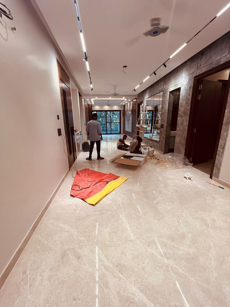  Parking, bptp-astaire-gardens 4 Bedroom 300 Sq.Yd. Builder Floor In Sector 70a Gurgaon 7827498