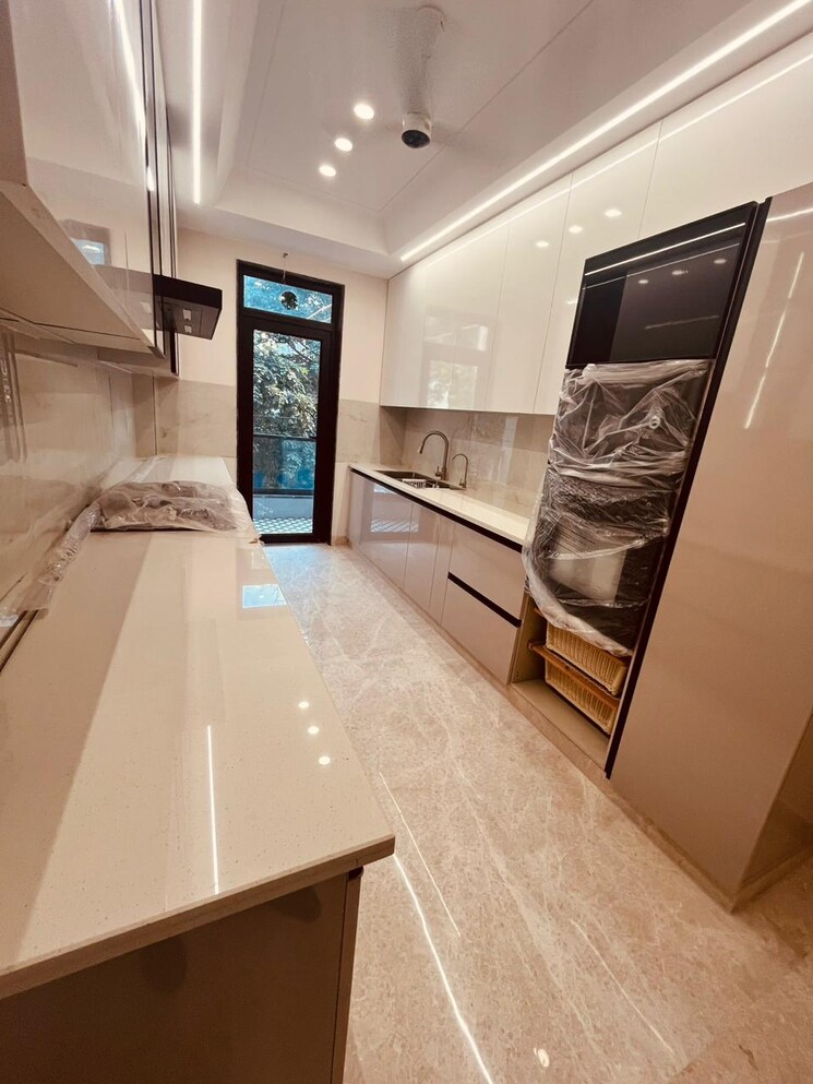 Kitchen, bptp-astaire-gardens 4 Bedroom 300 Sq.Yd. Builder Floor In Sector 70a Gurgaon 7827498