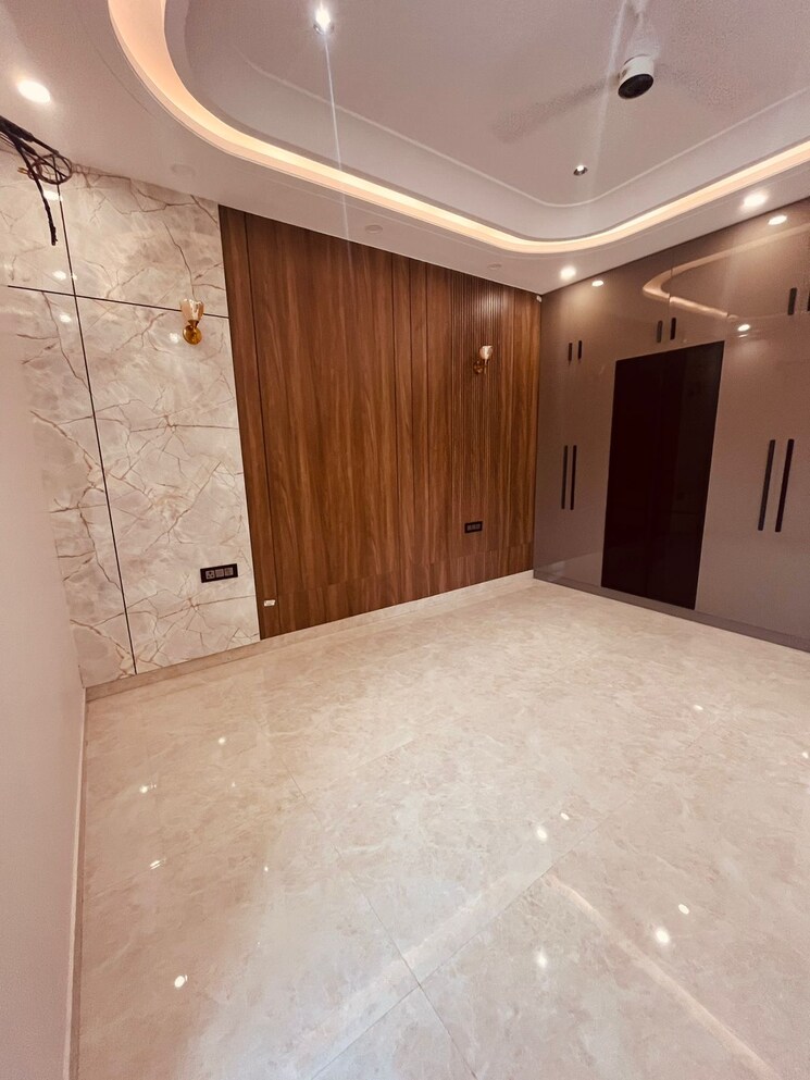 Room, bptp-astaire-gardens 4 Bedroom 300 Sq.Yd. Builder Floor In Sector 70a Gurgaon 7827498