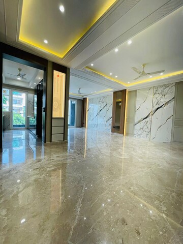 Room in 4 BHK Builder Floor at BPTP Astaire Gardens, Sector 70a – for Sale