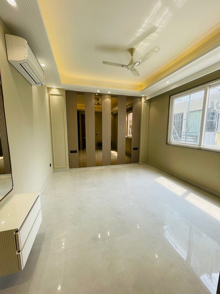 Room, bptp-astaire-gardens 4 Bedroom 270 Sq.Yd. Builder Floor In Sector 70a Gurgaon 7827501