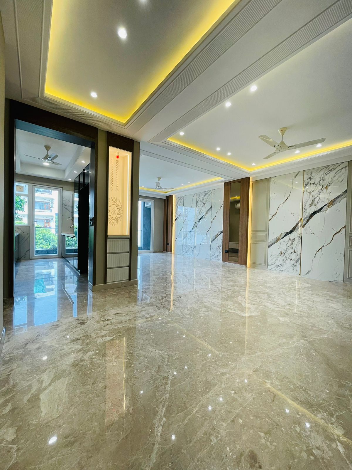 4 BHK + Pooja Room,Servant Room 270 Sq.Yd. Builder Floor in BPTP Astaire Gardens