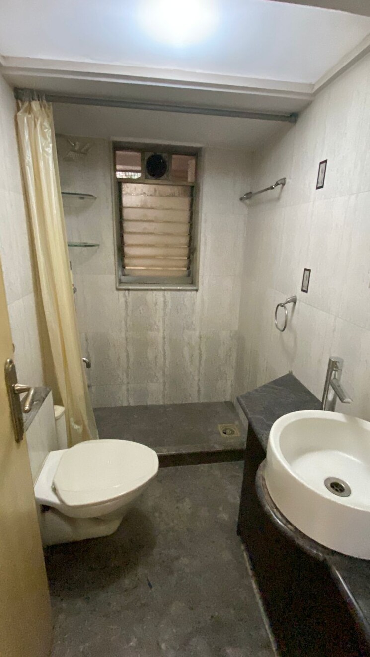 Bathroom, sabita-apartment 2 Bedroom 1200 Sq.Ft. Apartment In Khar West Mumbai 7827506