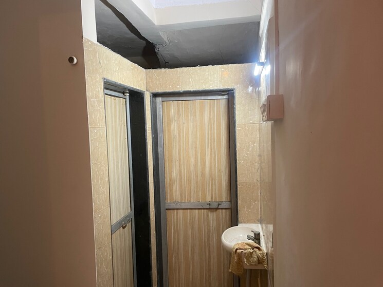 Bathroom, rohit-apartments 2 Bedroom 725 Sq.Ft. Apartment In Andheri West Mumbai 7827511