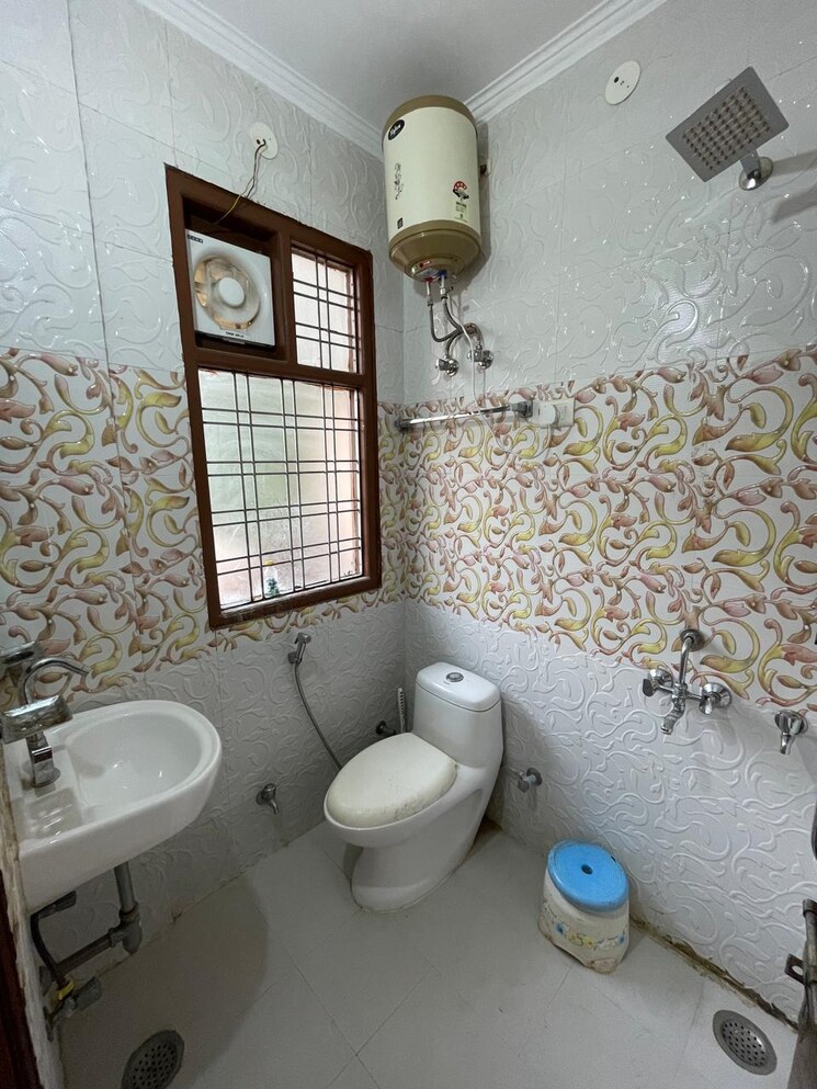 Bathroom, sector 40 1 Bedroom 550 Sq.Ft. Builder Floor In Sector 40 Gurgaon 7827526