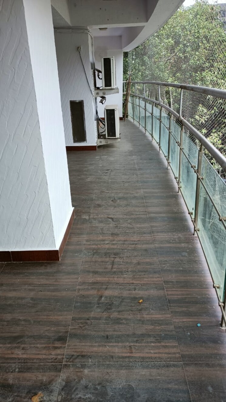Balcony, satguru-sharan-apartment 3 Bedroom 1600 Sq.Ft. Apartment In Bandra West Mumbai 7827524