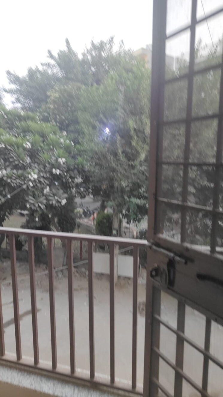 Balcony, sector 30 1 RK 350 Sq.Ft. Builder Floor In Sector 30 Gurgaon 7827555