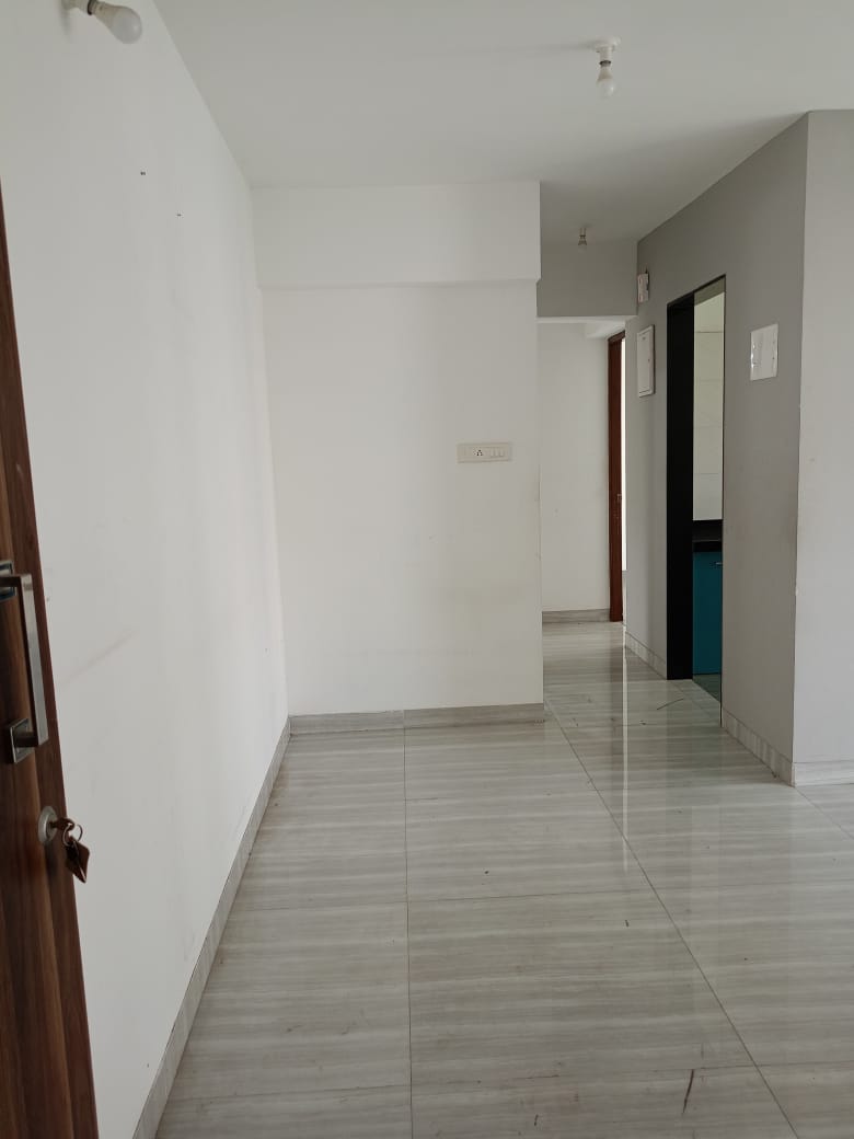 2.5 BHK Apartment For Sale in Wadhwa TW Gardens