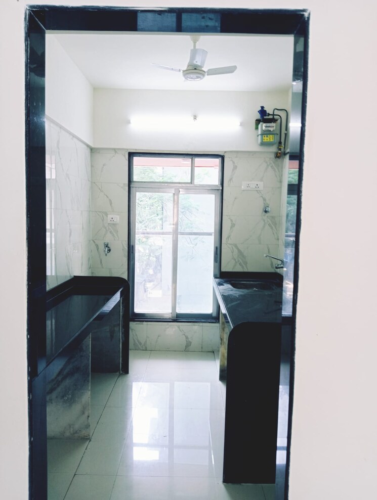 Bathroom, goregaon-west-view-chs 2 Bedroom 820 Sq.Ft. Apartment In Goregaon West Mumbai 7827646