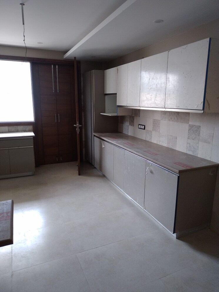 Kitchen, sector 23 3 Bedroom 282 Sq.Yd. Builder Floor In Sector 23 Gurgaon 7827655