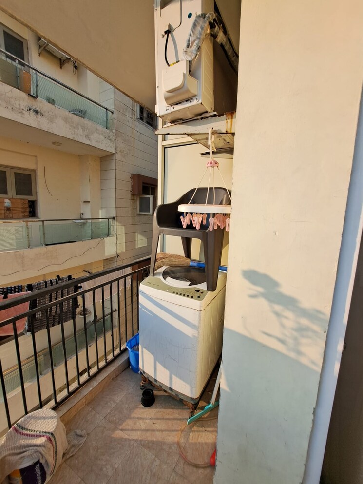 Balcony, sai-kunj-new-palam-vihar 2 Bedroom 100 Sq.Yd. Builder Floor In New Palam Vihar Phase 3 Gurgaon 7827719