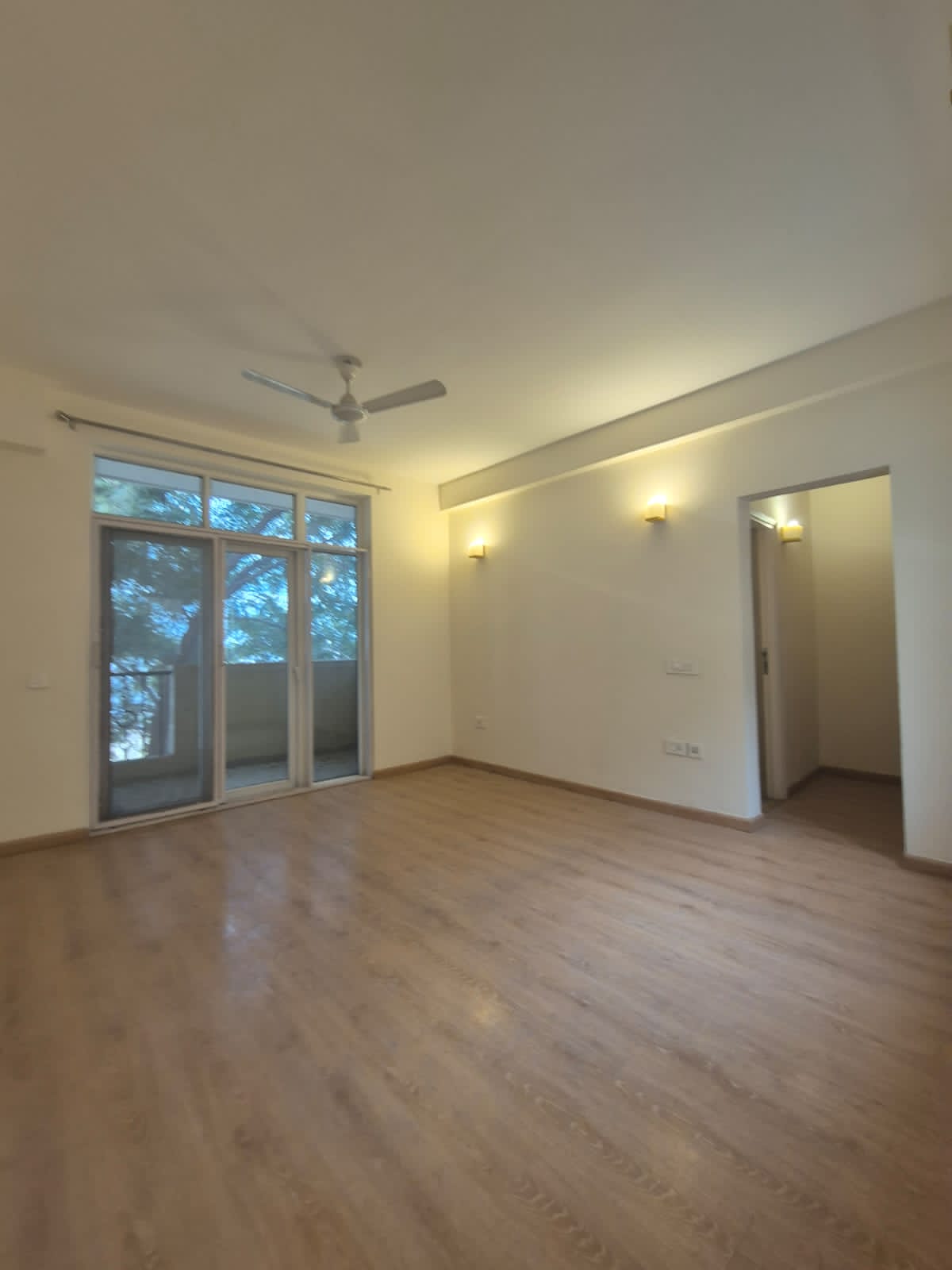 4 BHK + Servant Room Apartment For Sale in DLF Westend Heights