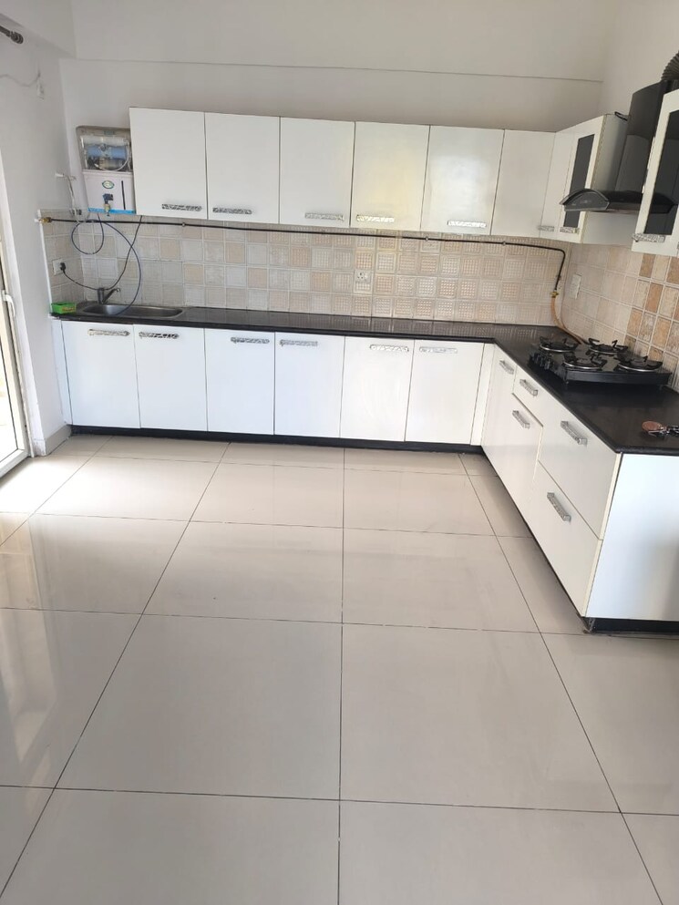 Kitchen, ireo-the-grand-arch 4 Bedroom 2891 Sq.Ft. Apartment In Sector 58 Gurgaon 7827933