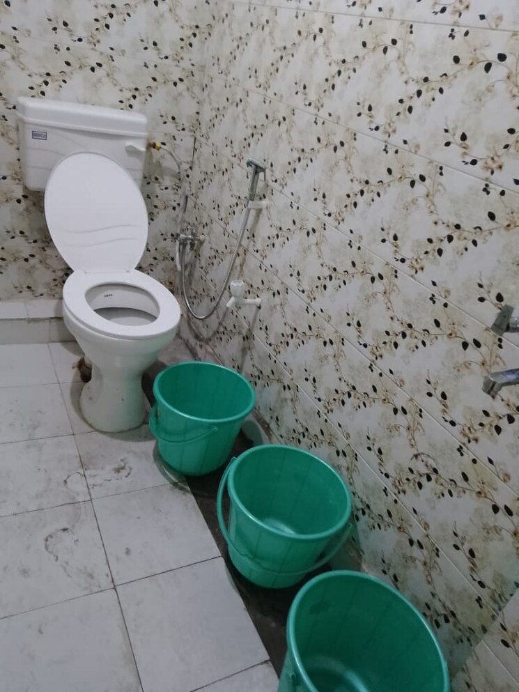 Bathroom, akriti-complex 1 Bedroom 600 Sq.Ft. Builder Floor In Vaishali Sector 6 Ghaziabad 7827923