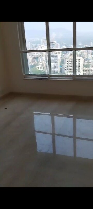 Room in 2.5 BHK Apartment at Kandivali West – for Sale