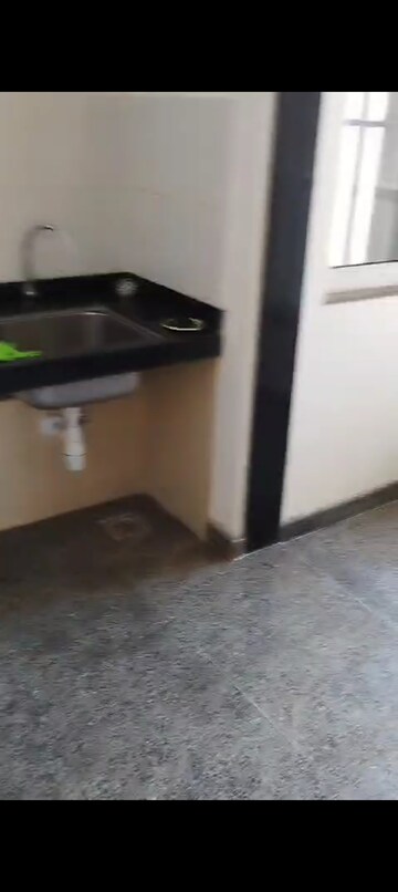 Room in 2.5 BHK Apartment at Kandivali West – for Sale