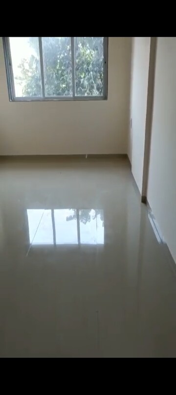 Furnished Amenities in 2.5 BHK Apartment at Kandivali West – for Sale