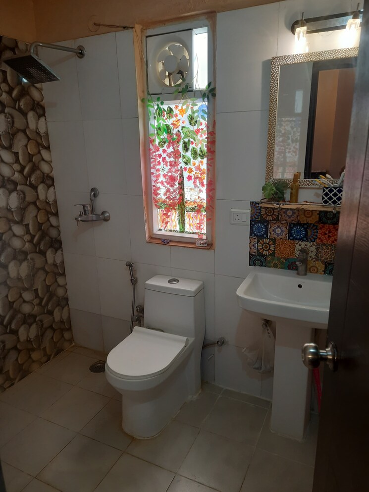 Bathroom, migsun-vilaasa 3.5 Bedroom 1595 Sq.Ft. Apartment In Eta Ii Greater Noida Greater Noida 7827995