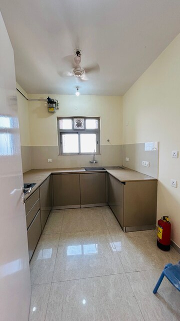 2 BHK Apartment For Rent in Hiranandani Estate