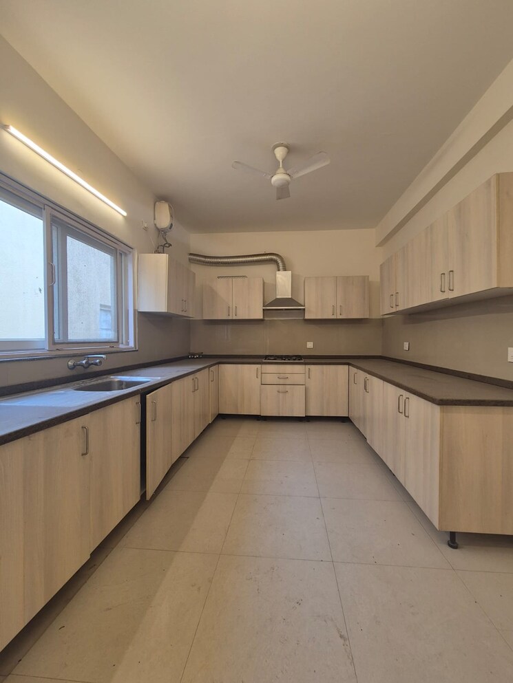 Kitchen, dlf-the-skycourt 3 Bedroom 1931 Sq.Ft. Apartment In Sector 86 Gurgaon 7828319