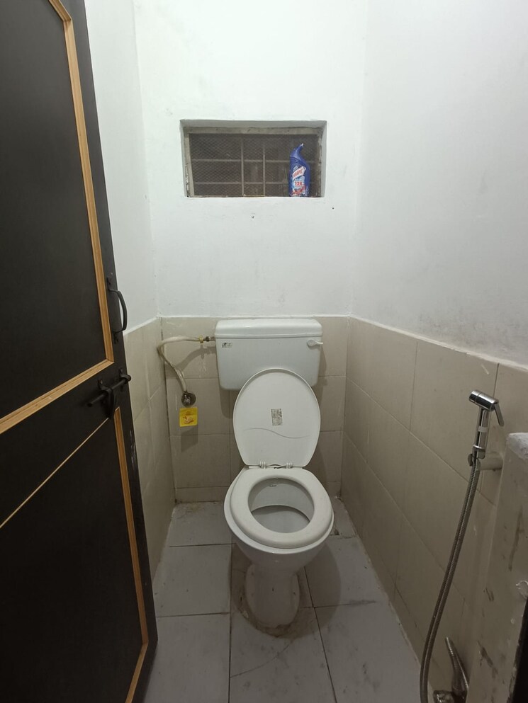 Bathroom, koregaon park annexe 1 Bedroom 500 Sq.Ft. Independent House In Koregaon Park Annexe Pune 7828453