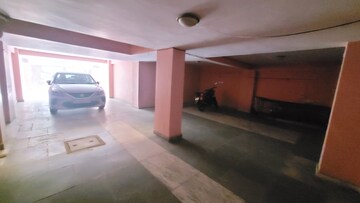 Parking in 3.5 BHK Builder Floor at Dilshad Colony – for Sale