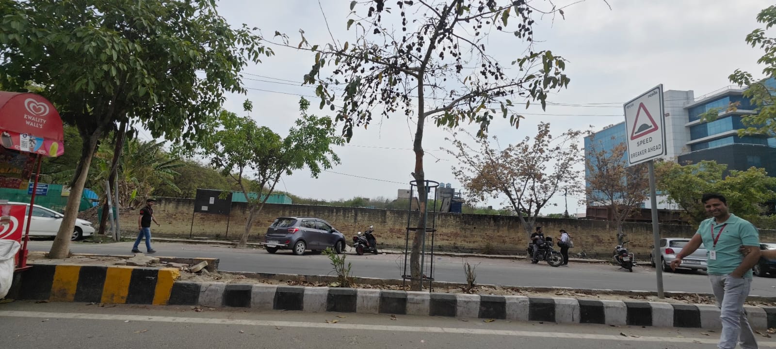 Plot For Sale in Sector 52