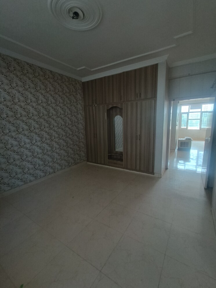 Room, ms-enclave-zirakpur 3 Bedroom 135 Sq.Yd. Builder Floor In Dhakoli Zirakpur 7828999