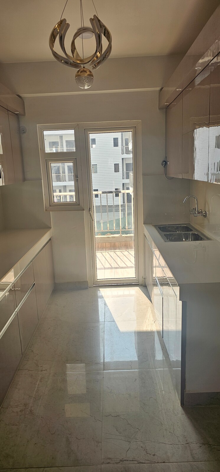 Kitchen, uninav-utopia 4 Bedroom 2650 Sq.Ft. Apartment In Morti Ghaziabad 7829017