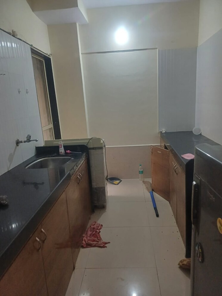 Kitchen, best-complex-andheri-west 3 Bedroom 950 Sq.Ft. Apartment In Andheri West Mumbai 7829060