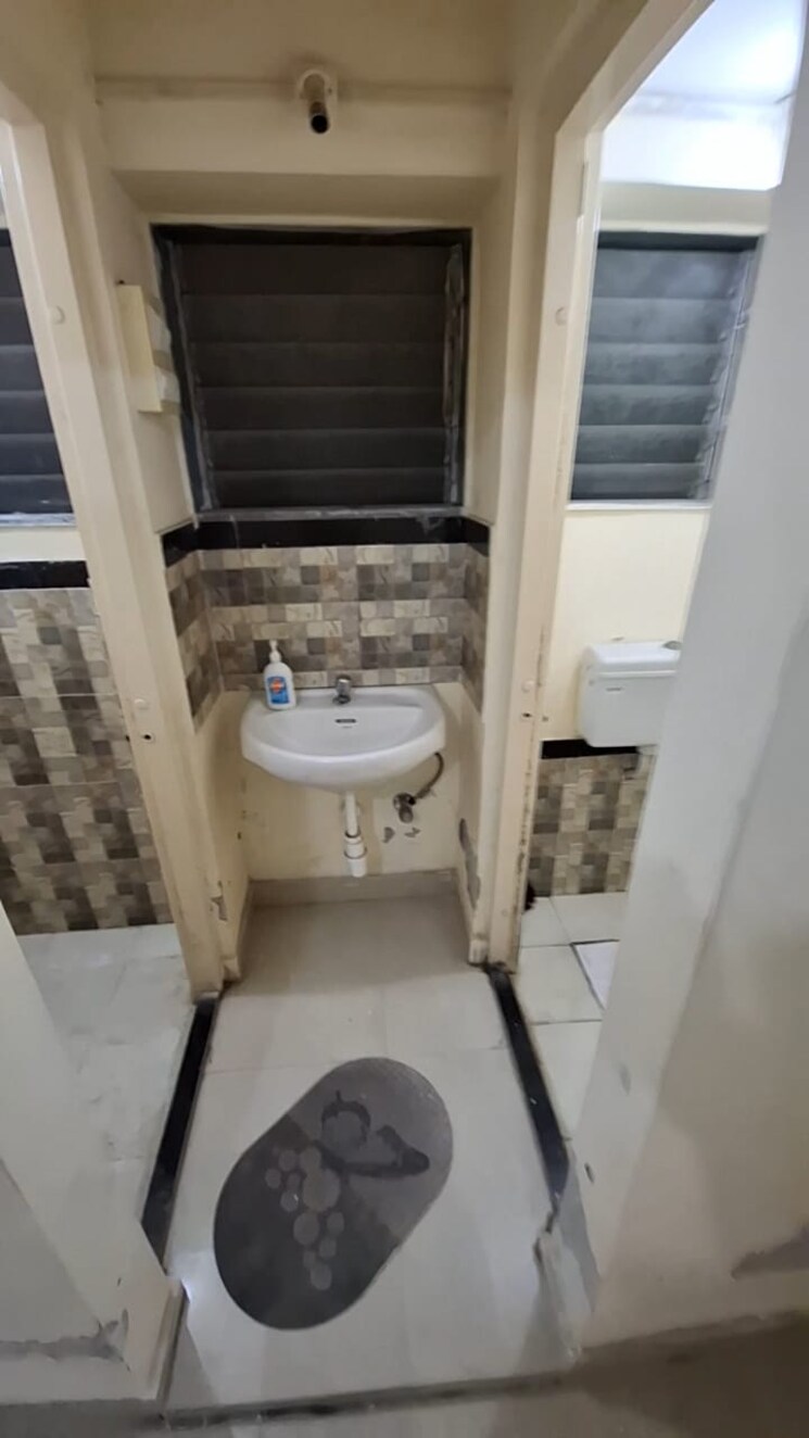 Bathroom, mhada-bombay-dyeing-mill 1 Bedroom 250 Sq.Ft. Apartment In Wadala Mumbai 7829069