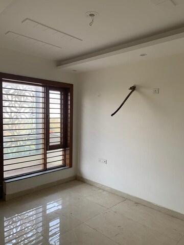 Room in 3 BHK Builder Floor at BPTP Park Central, Sector 85 – for Sale