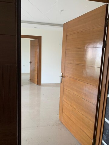 Room in 3 BHK Builder Floor at BPTP Park Central, Sector 85 – for Sale