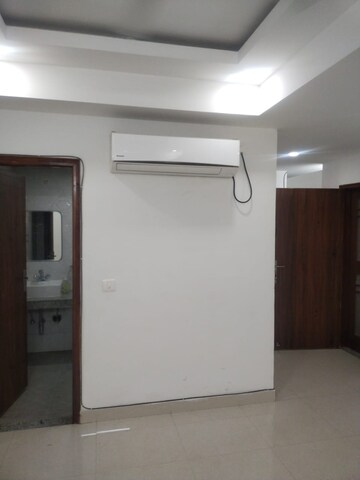 Room in 2 BHK Apartment at RWA Residential Society Sector 46, Sector 46 – for Rent