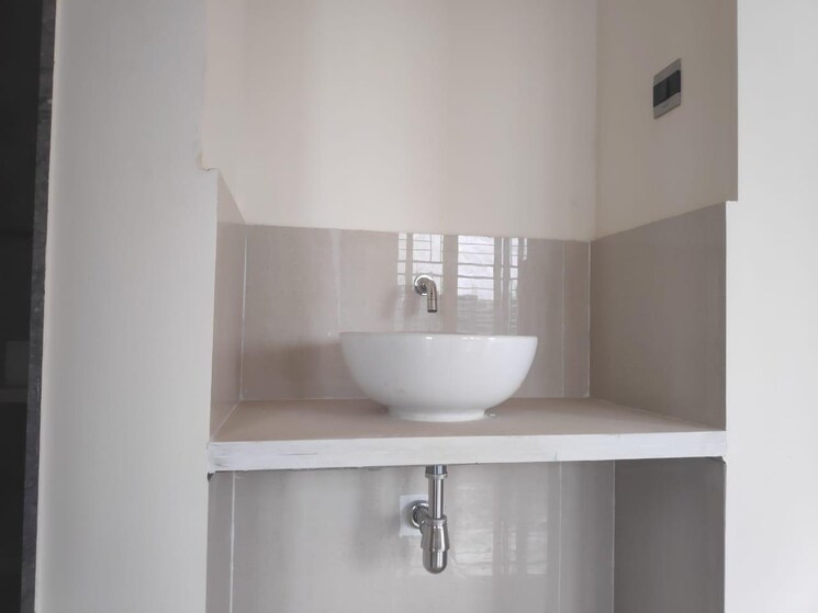 Bathroom, pharande-puneville 3 Bedroom 950 Sq.Ft. Apartment In Tathawade Pune 7826756