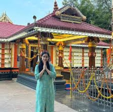  Plot – Exterior View View at Vineet Khand - for Sale