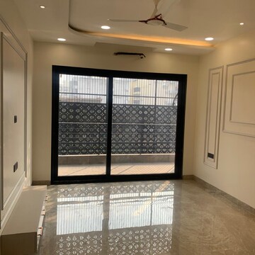 Bedroom in 4 BHK Builder Floor at BPTP Park Central, Sector 85 – for Sale