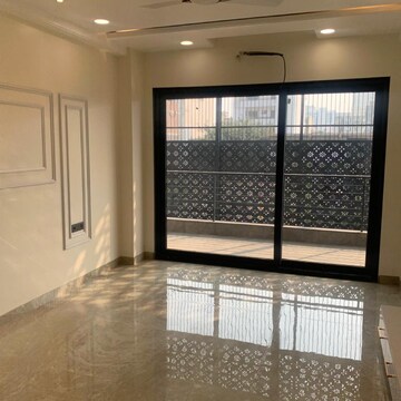 Room in 4 BHK Builder Floor at BPTP Park Central, Sector 85 – for Sale