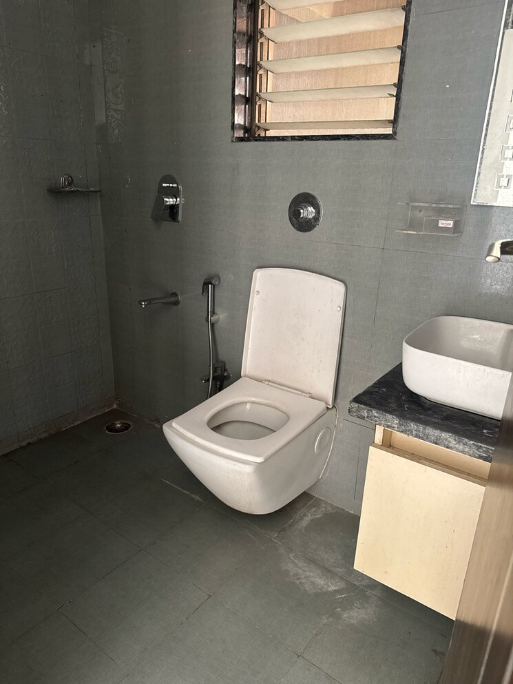 Bathroom, regency-anantam-phase-2 1 Bedroom 700 Sq.Ft. Apartment In Dawadi Gaon rd Thane 7829417