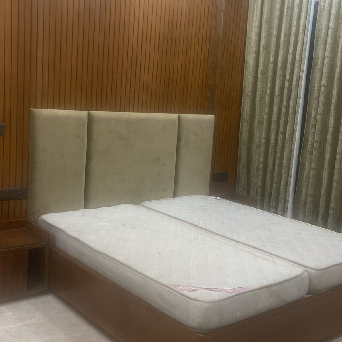 5 BHK + Pooja Room,Servant Room Independent House For Sale in RWA Apartments Sector 27