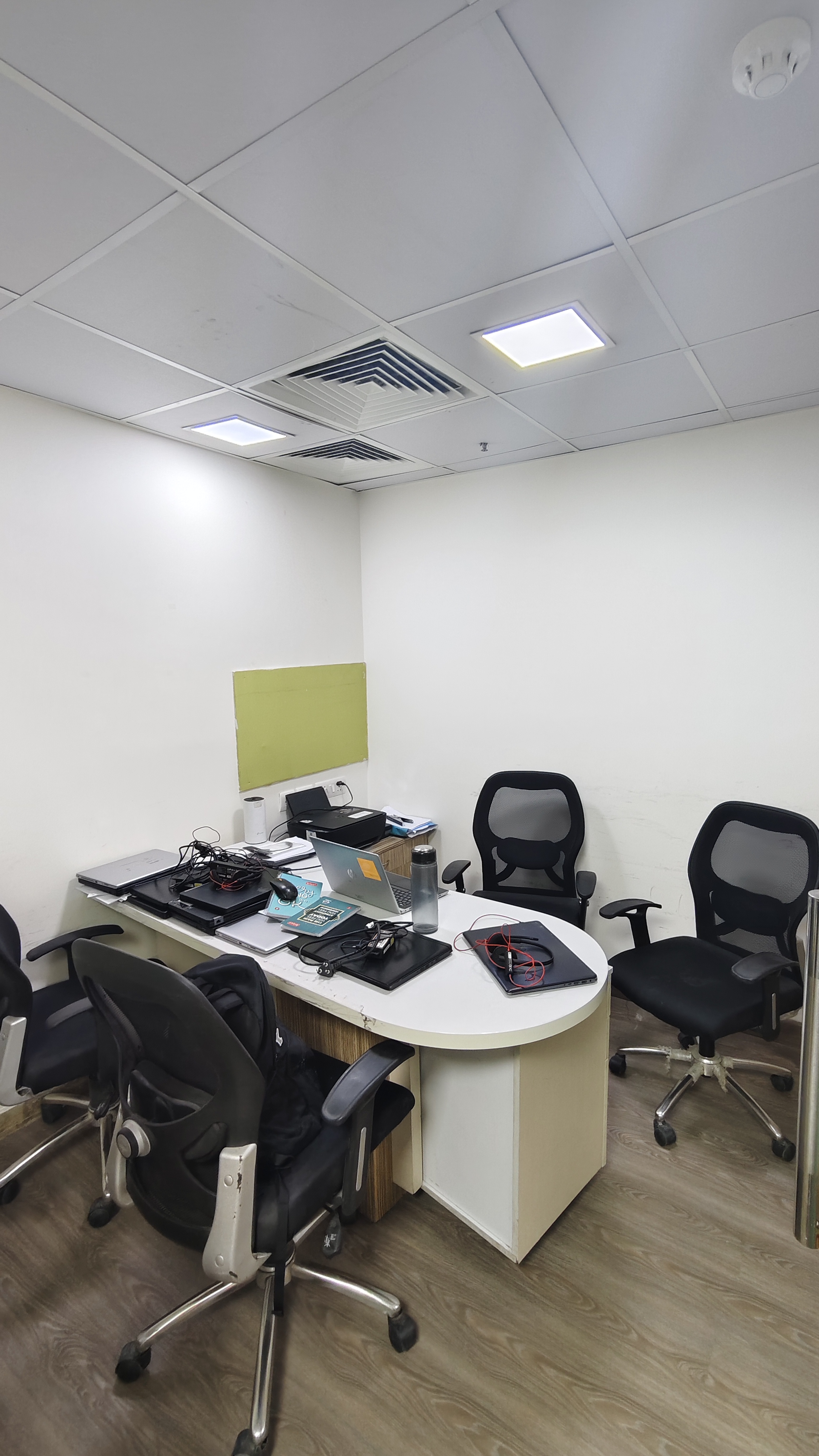 Commercial Office Space 1300 Sq.Ft. For Rent in Pitampura Delhi  7829583