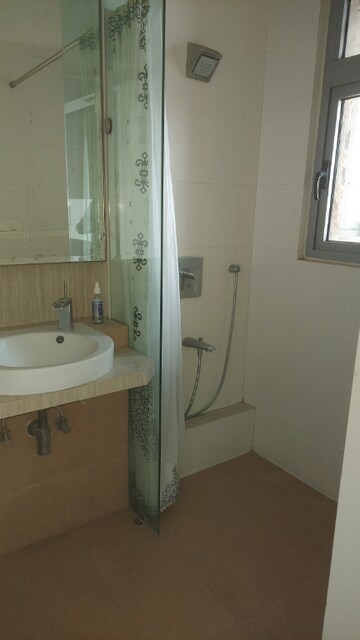 Bathroom in 3.5 BHK Apartment at Imperial Heights Phase 2, Goregaon West – for Sale
